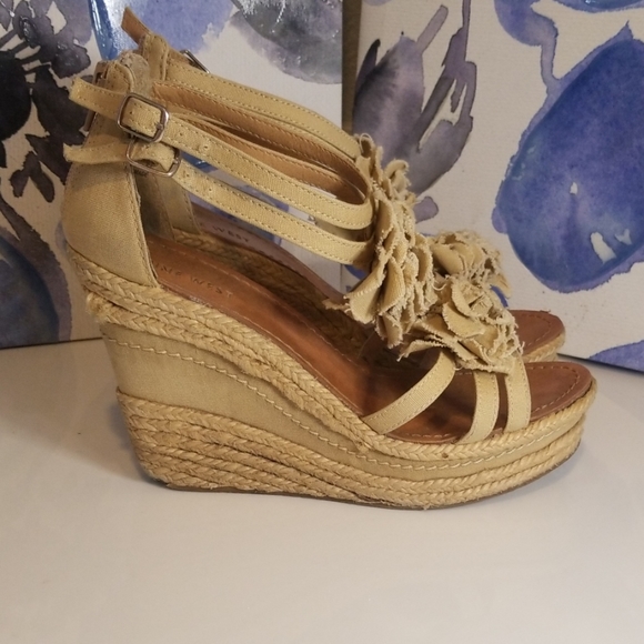 Nine West flower wedges - Picture 5 of 8